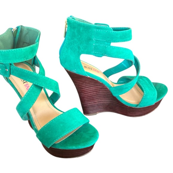 JustFab Green Suede Crisscross Wedge Sandals – Size 7 Platform Heels Never Worn - Picture 1 of 5